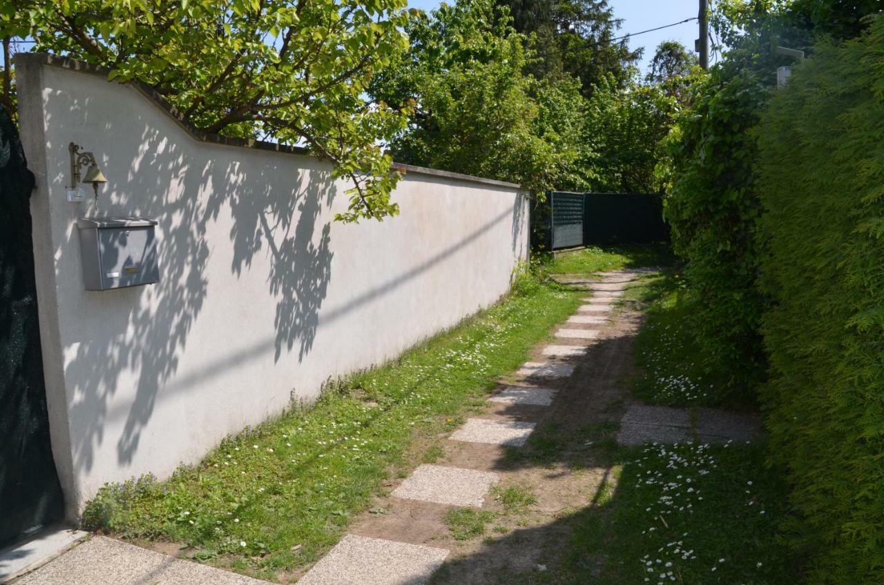 House At Lake "Alte Donau" In Wien Eksteriør billede